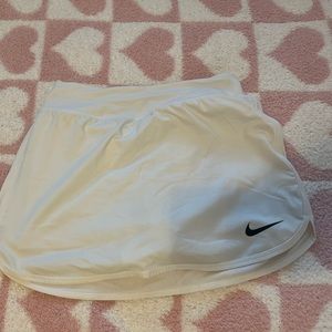 Super comfy! white nike golf skirt